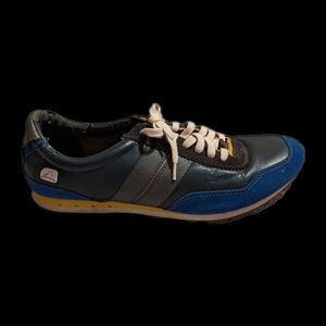 Clark's runner shoes